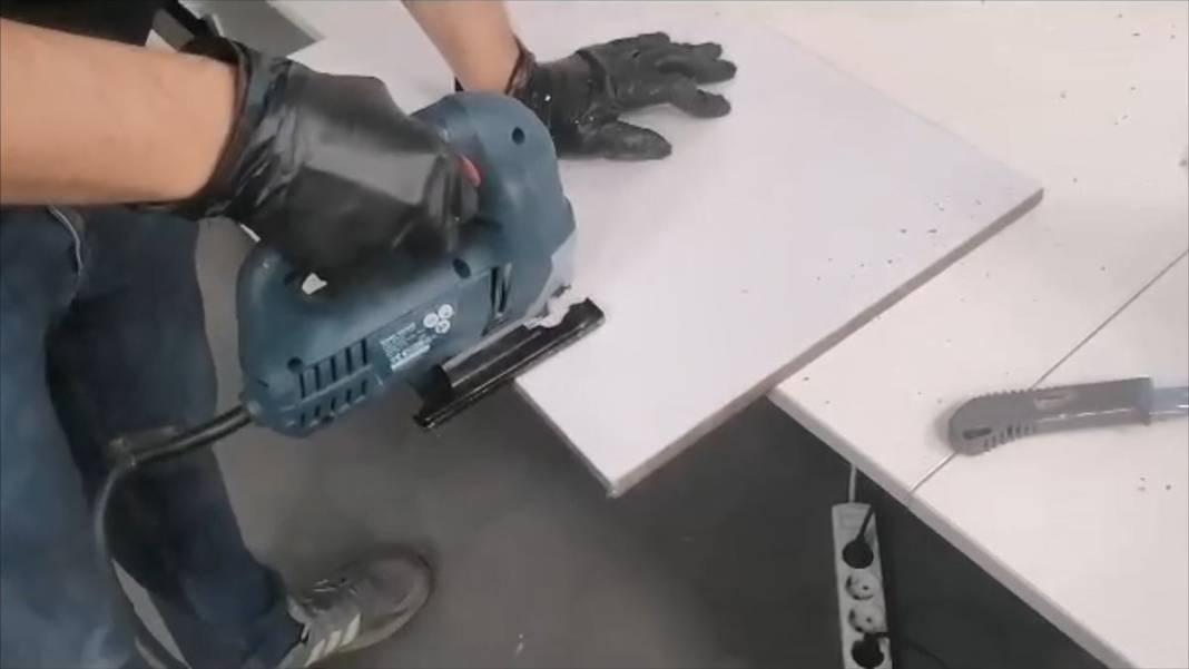 Suntanın içinden öyle bir şey çıktı ki polisler bile şaştı kaldı! Kargoyu gideceği yere takip ettiler 8